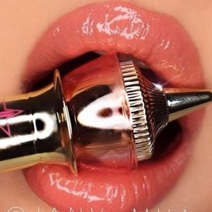 Jeffree Gloss in Control Freak